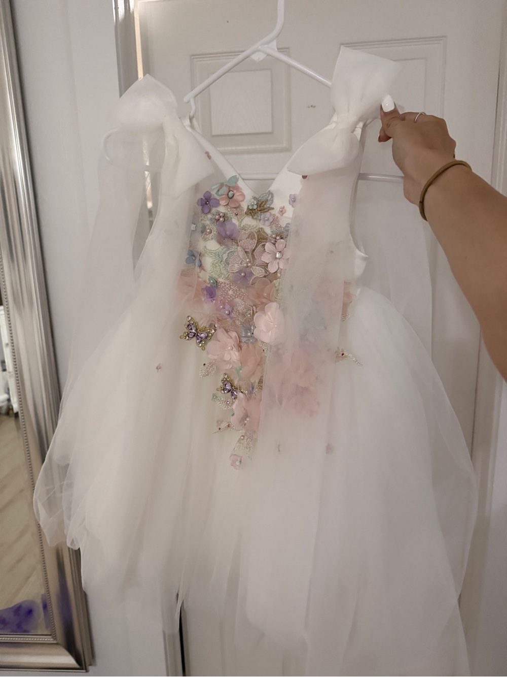 Elegant White Floral Embellished Girls' Party Dress